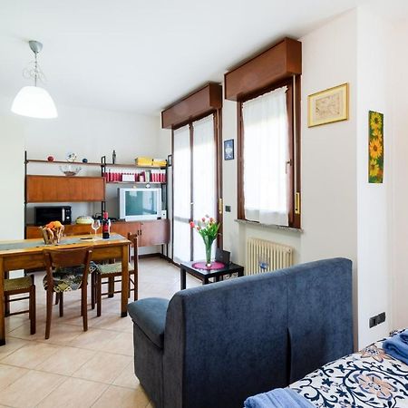 Parma Fiere Studio Con Parcheggio E Balcone Apartment Exterior photo